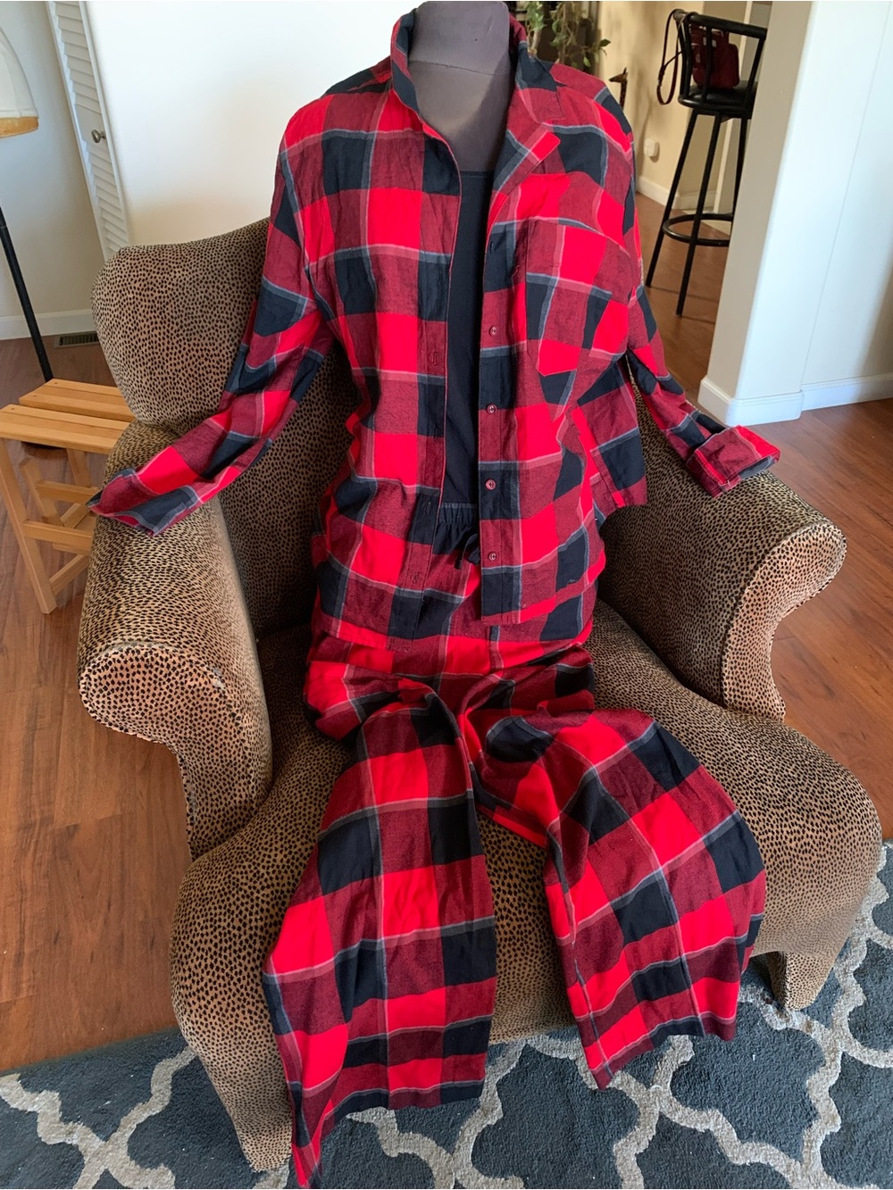 stars above Red and Black Buffalo Plaid ladies Pajama Set, new with tag